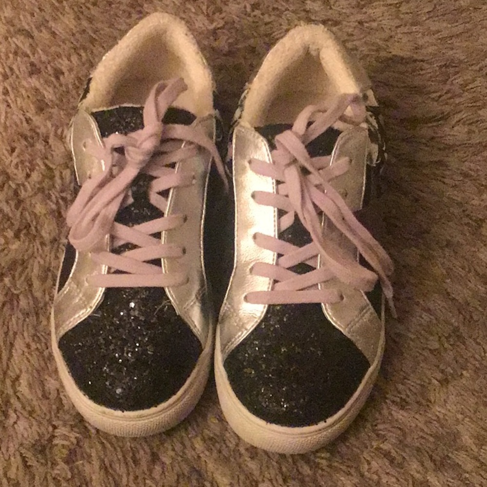 Black shoes size 3